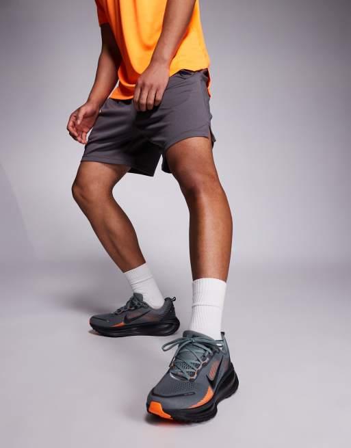 Nike Running Vomero 18 trainers in grey and orange, 5 of 5