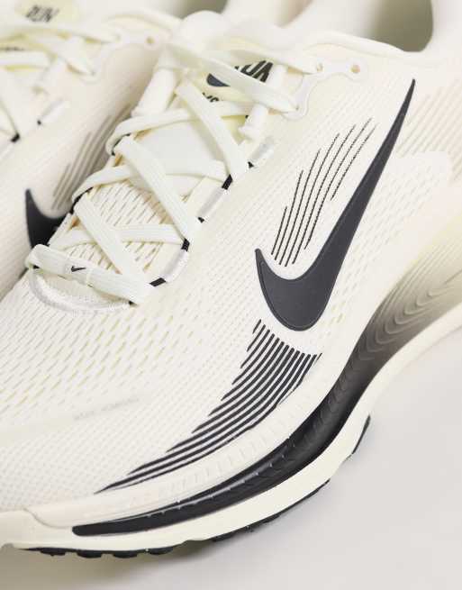 Nike Running Vomero 18 trainers in off white & black, 3 of 5