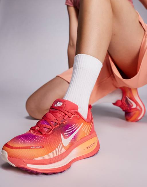 Nike Running Vomero 18 trainers in pink and orange, 3 of 5