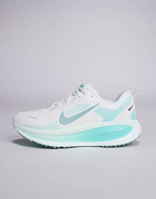 Nike Running Vomero 18 trainers in white and light blue, 2 of 5