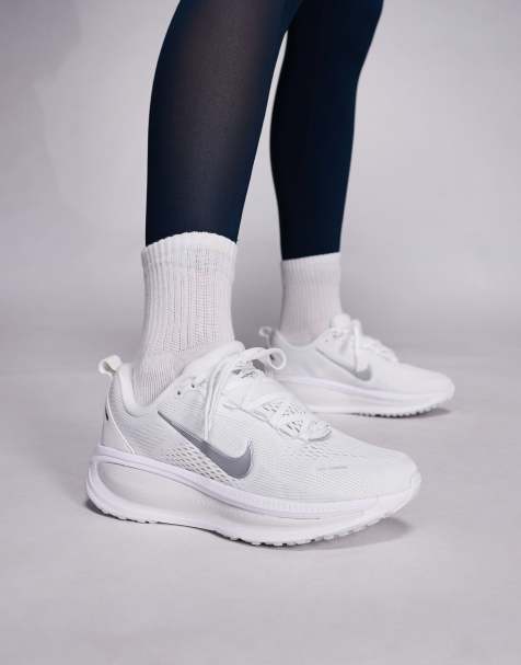 Nike Running Vomero 18 trainers in white and silver - view 1