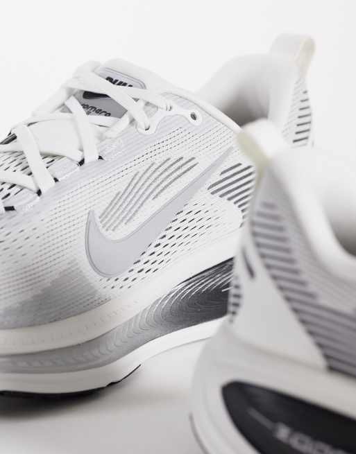 Nike Running Vomero 18 trainers in white and silver, 4 of 5