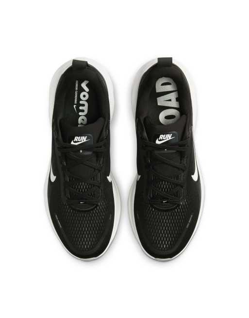 Nike Running Vomero 18 zapatillas de deporte en negro y blanco, 2 de 4