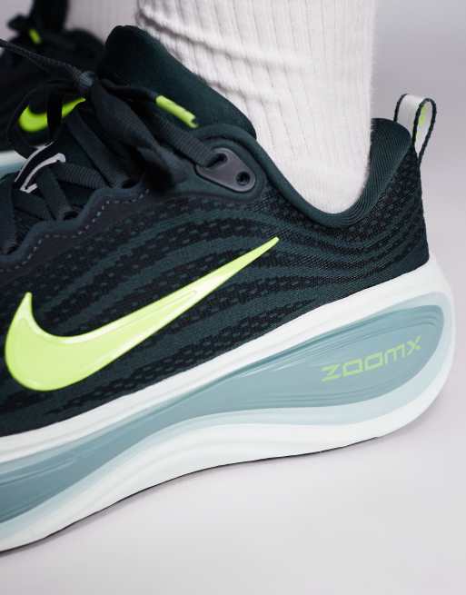 Nike Running – Vomero Plus – Laufschuhe in Dunkelgrün und Gelb, 5 von 5
