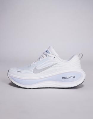Running - Vomero Plus - Sneaker in Weiß und Hellblau Weiß UK 6 - 40