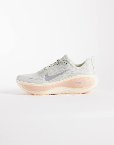 Nike Running - Vomero Plus - Sneakers in beige - view 1