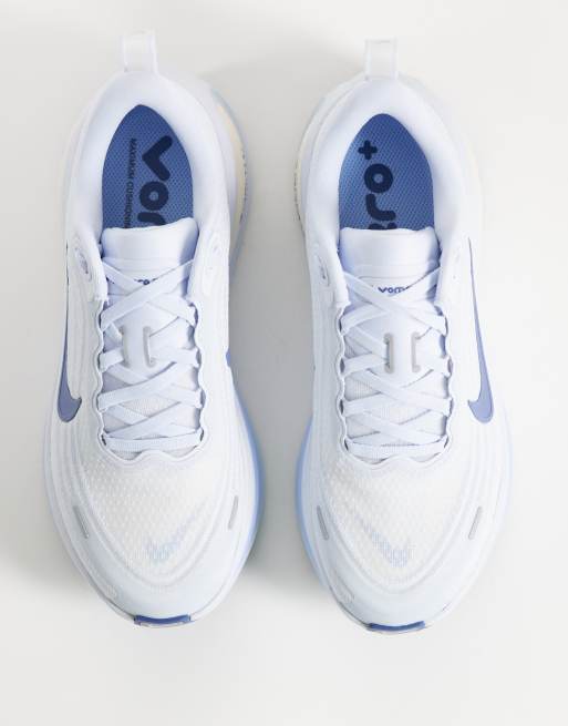 Nike Running Vomero Plus sneakers in blue and white - MBLUE, 2 of 5