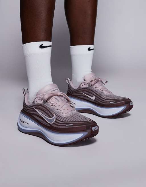Nike Running - Vomero Plus - Sneakers in bruin en lichtblauw, 2 van 5