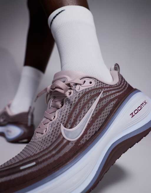 Nike Running - Vomero Plus - Sneakers in bruin en lichtblauw, 5 van 5