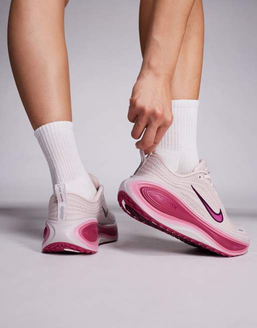 Nike Running Vomero Plus sneakers in red and pink, 3 of 5