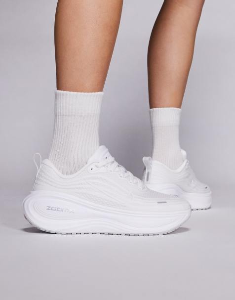 Nike Running - Vomero Plus - Sneakers in wit - view 1
