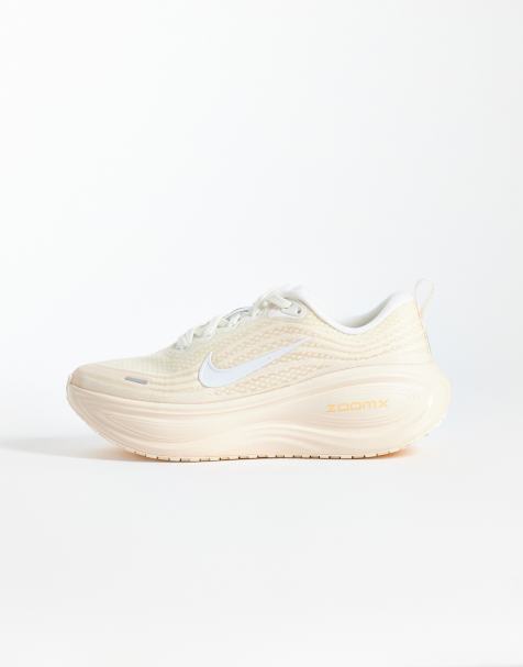 Nike Running Vomero Plus trainers in cream - view 1