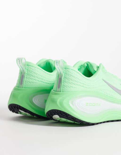 Nike Running Vomero Plus trainers in green and white, 3 of 5