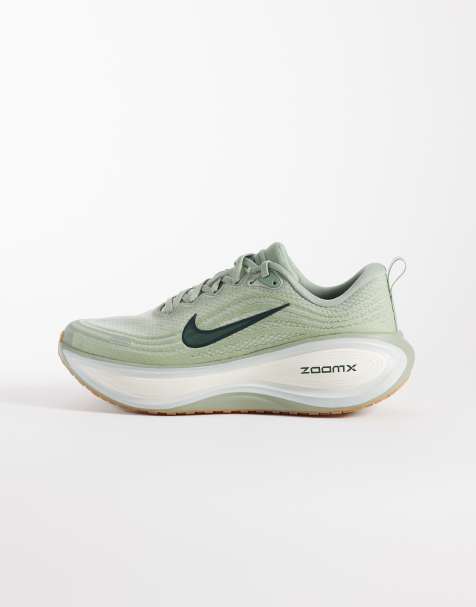 Nike Running Vomero Plus trainers in green - view 1