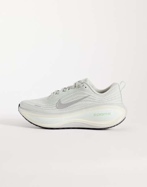 Nike Running Vomero Plus trainers in light khaki - view 1