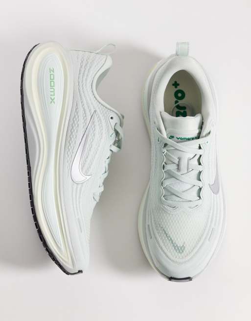 Nike Running Vomero Plus trainers in light khaki, 3 of 5