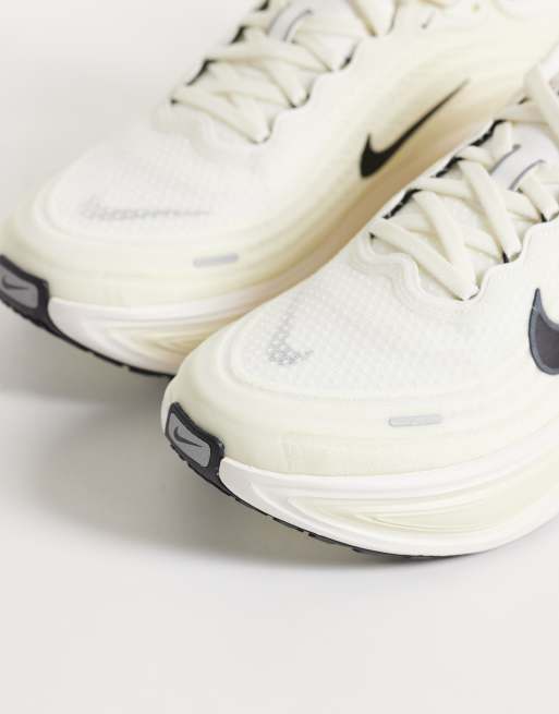 Nike Running Vomero Plus trainers in off white & black, 4 of 5