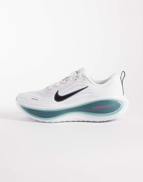 Nike Running Vomero Plus trainers in white and green - view 1