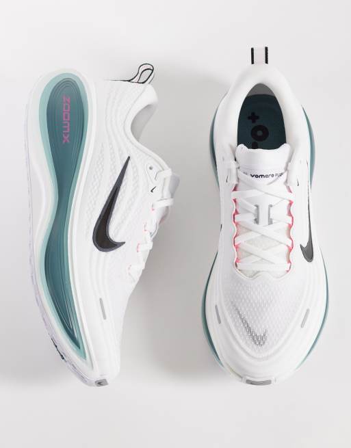 Nike Running Vomero Plus trainers in white and green, 3 of 5