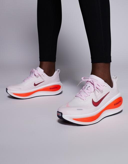 Nike Running Vomero Plus trainers in white and pink , 2 of 5