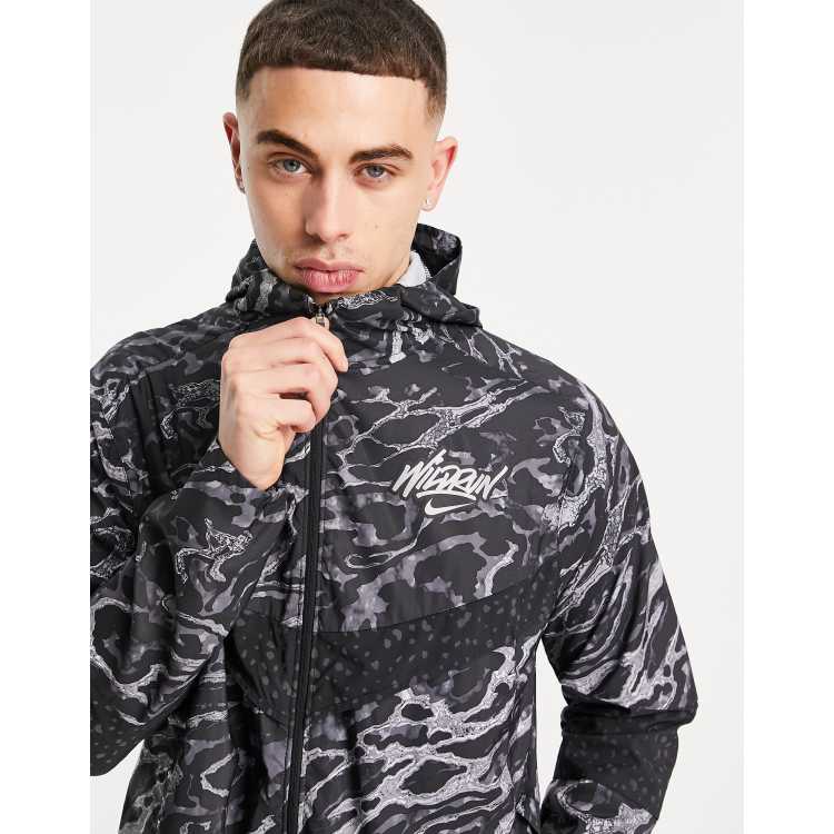 Nike running wild run jacket store in white