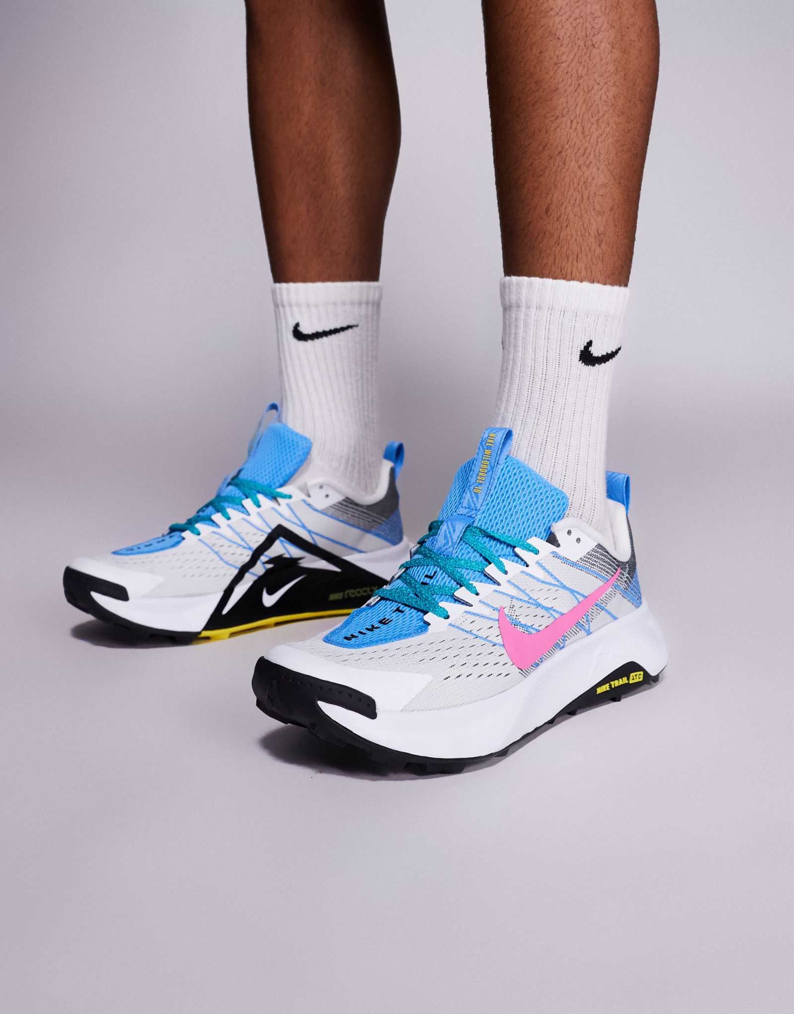 Кроссовки Nike Running Wildhorse 10 белого и синего цветов