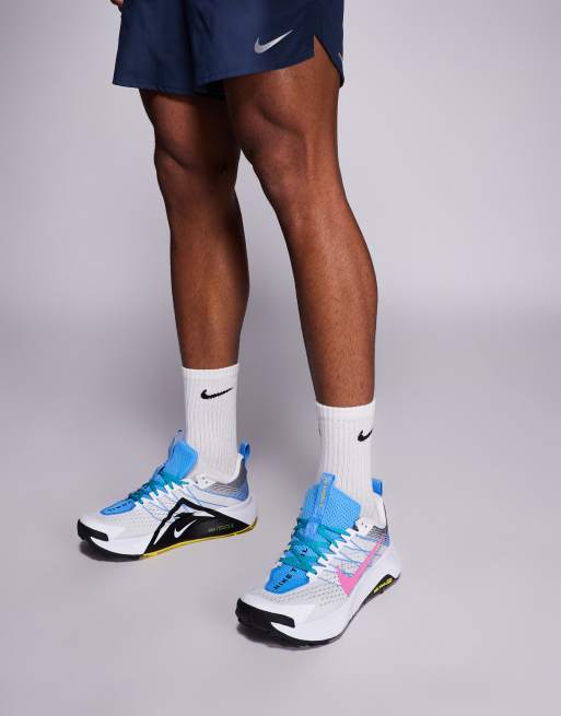 Nike Running Wildhorse 10 sneakers in white and blue