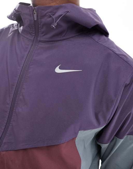 Nike Running Windrunner panelled jacket in purple and burgundy, 2 of 4