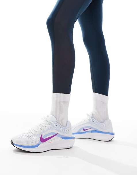Nike Running Winflo 11 sneakers in white and blue - view 1