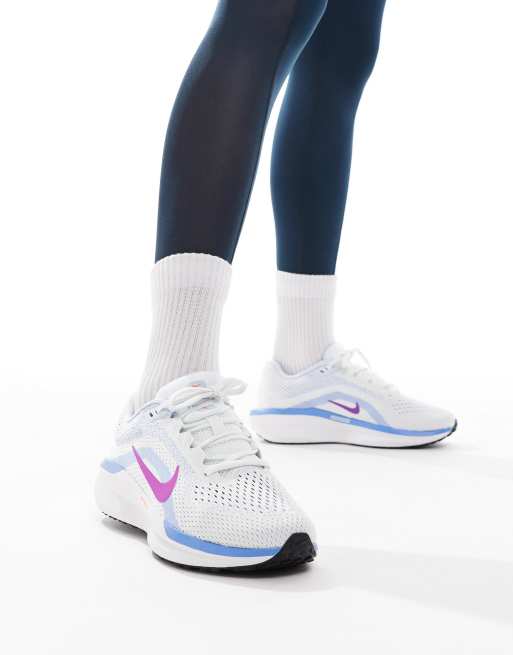 Nike Running Winflo 11 sneakers in white and blue