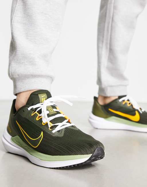 Green nike 2025 running trainers