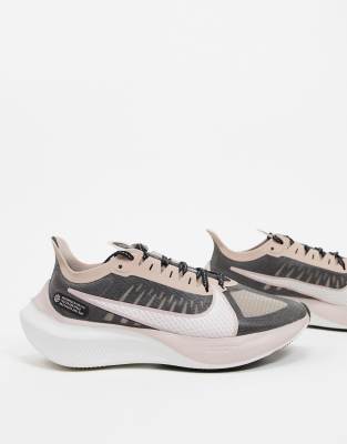 nike running zoom gravity in black and rose gold