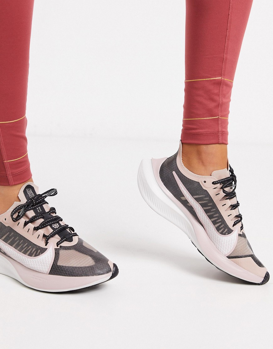 Nike Running - Zoom Gravity - Sneakers in zwart met roségoud-Roze