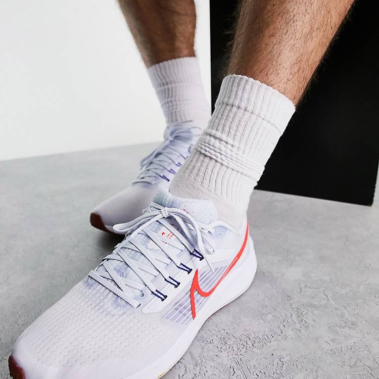 Jabeth Wilson Professor Aanpassingsvermogen Nike Running Zoom Pegasus 39 sneakers in white | ASOS