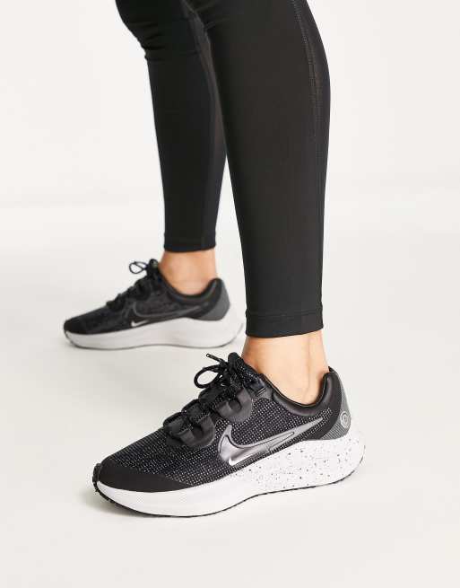 Nike Running – Zoom Winflo 8 Shield – Mörkgrå sneakers