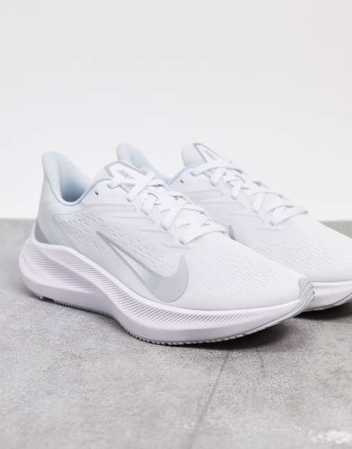 nike running zoom winflo