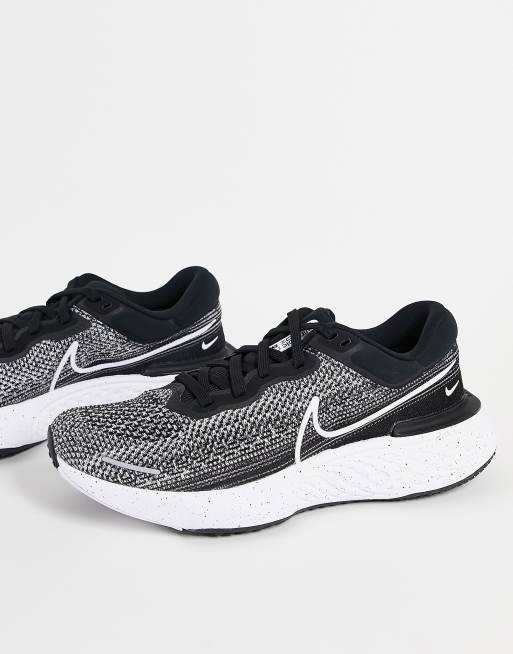 Nike Running ZoomX Invincible Run Flyknit sneakers in white/black - WHITE