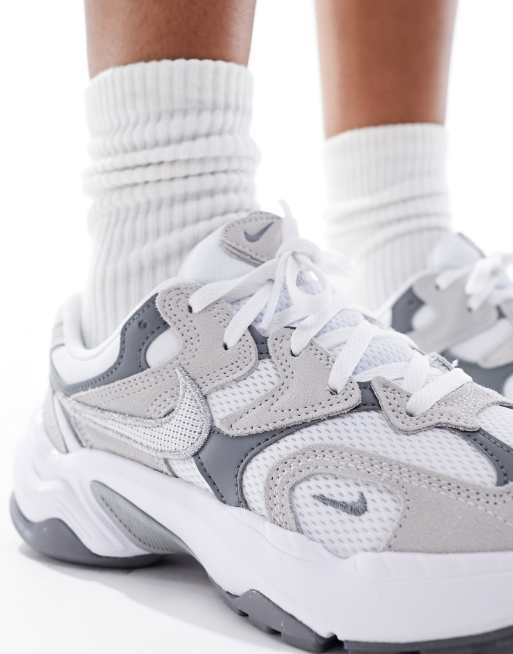 Nike – Runninspo – Szare buty sportowe z białymi wstawkami, 3 z 5