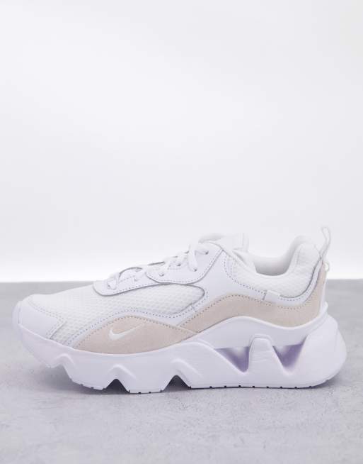 nike ryz 365 white and beige