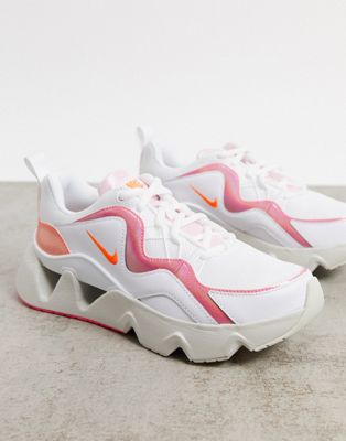 Nike Ryz 365 trainers in off white and 