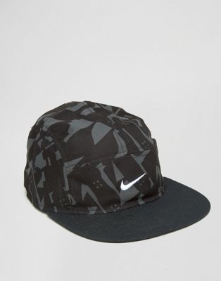 Nike SB 5 Panel Cap In Black 806159-010 