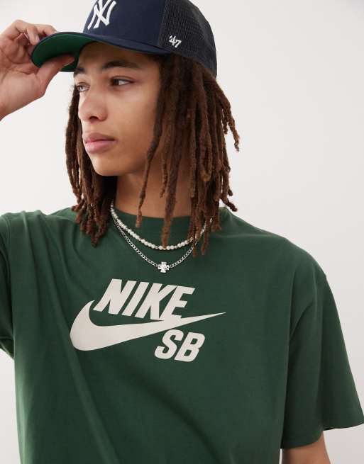 Nike SB centre logo t-shirt in green ASOS