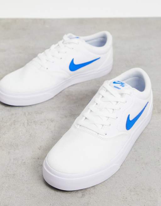 Nike sb charge canvas sneakers hot sale in white