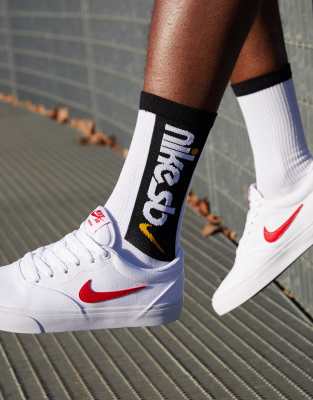 Nike SB Charge Canvas trainers in white 