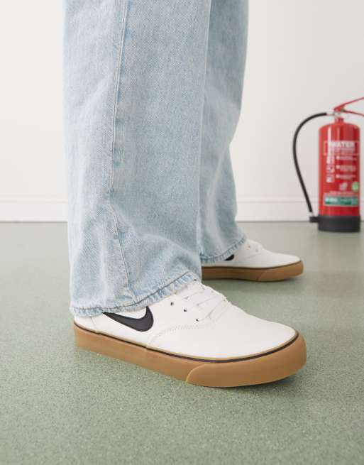 Nike SB Chron trainers in white with brown gum sole ASOS