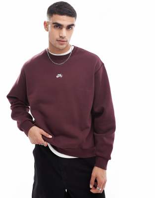 Nike SB Nike SB Essential crew neck sweatshirt in burgandy-Brown