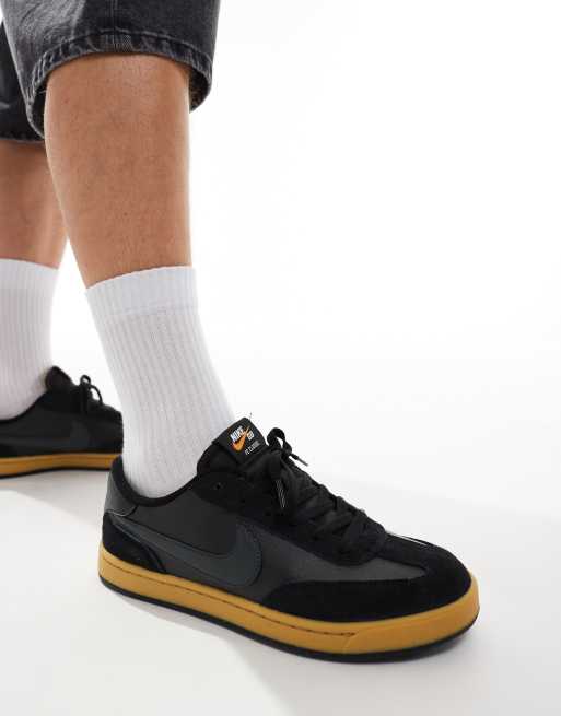 Nike fashion course classic black