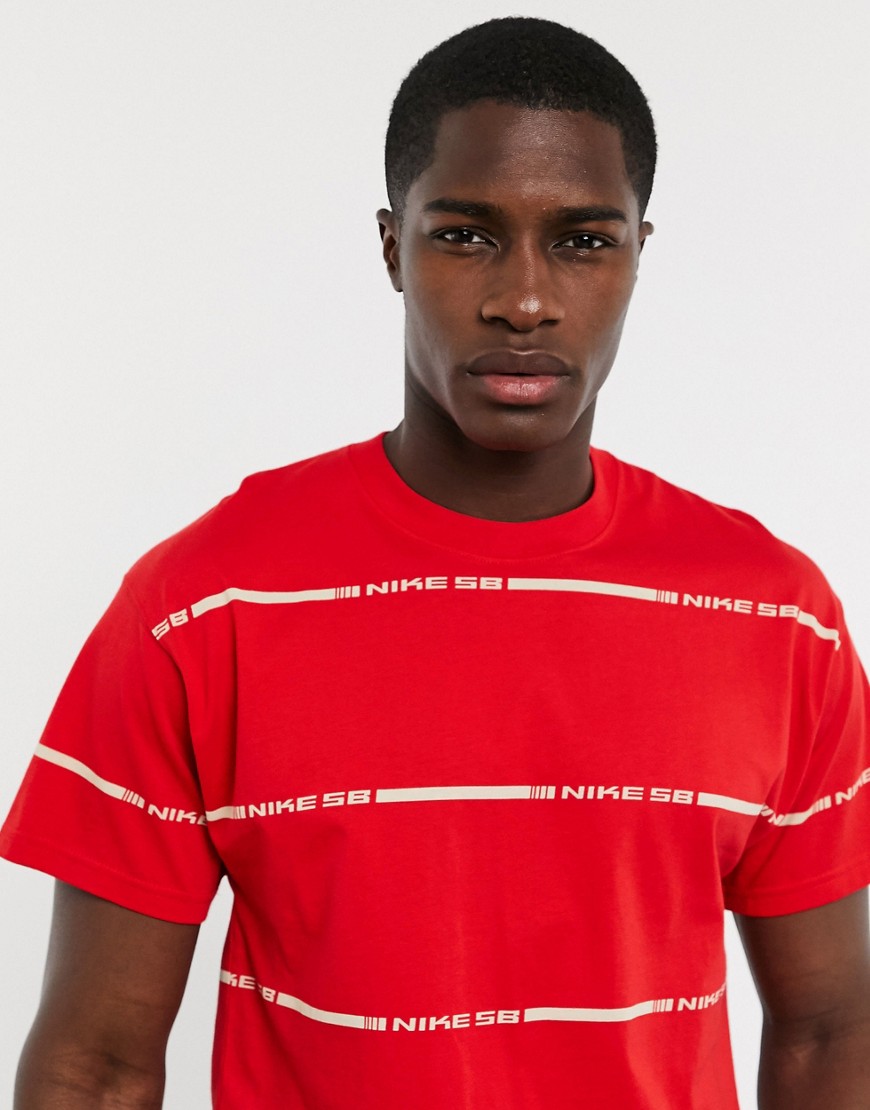 Nike SB - Gestreept T-shirt met logo in rood