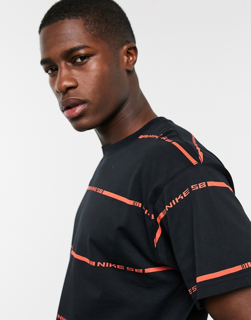 Nike SB - Gestreept T-shirt met logo in zwart