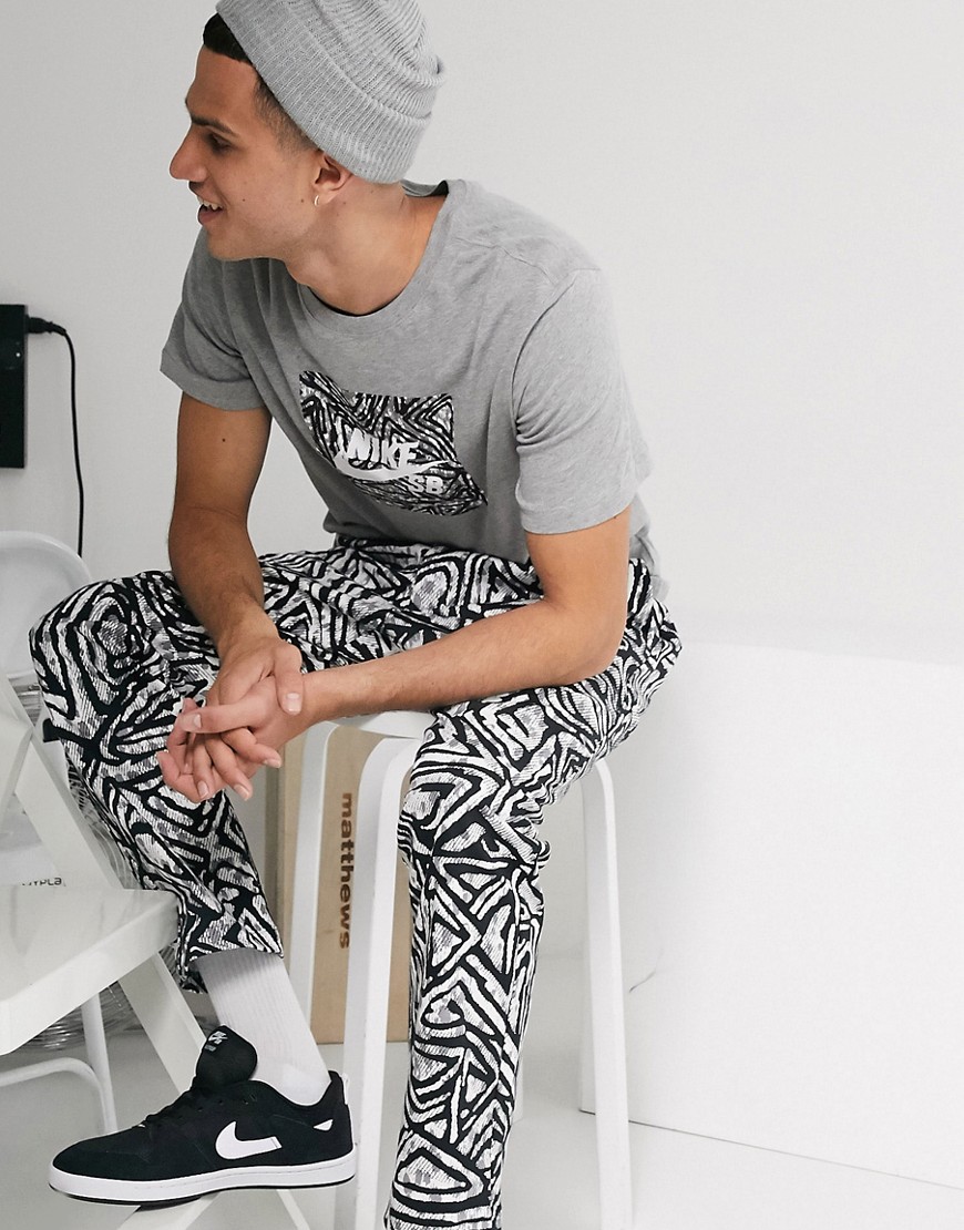 Nike SB – Grå t-shirt med grafisk logga